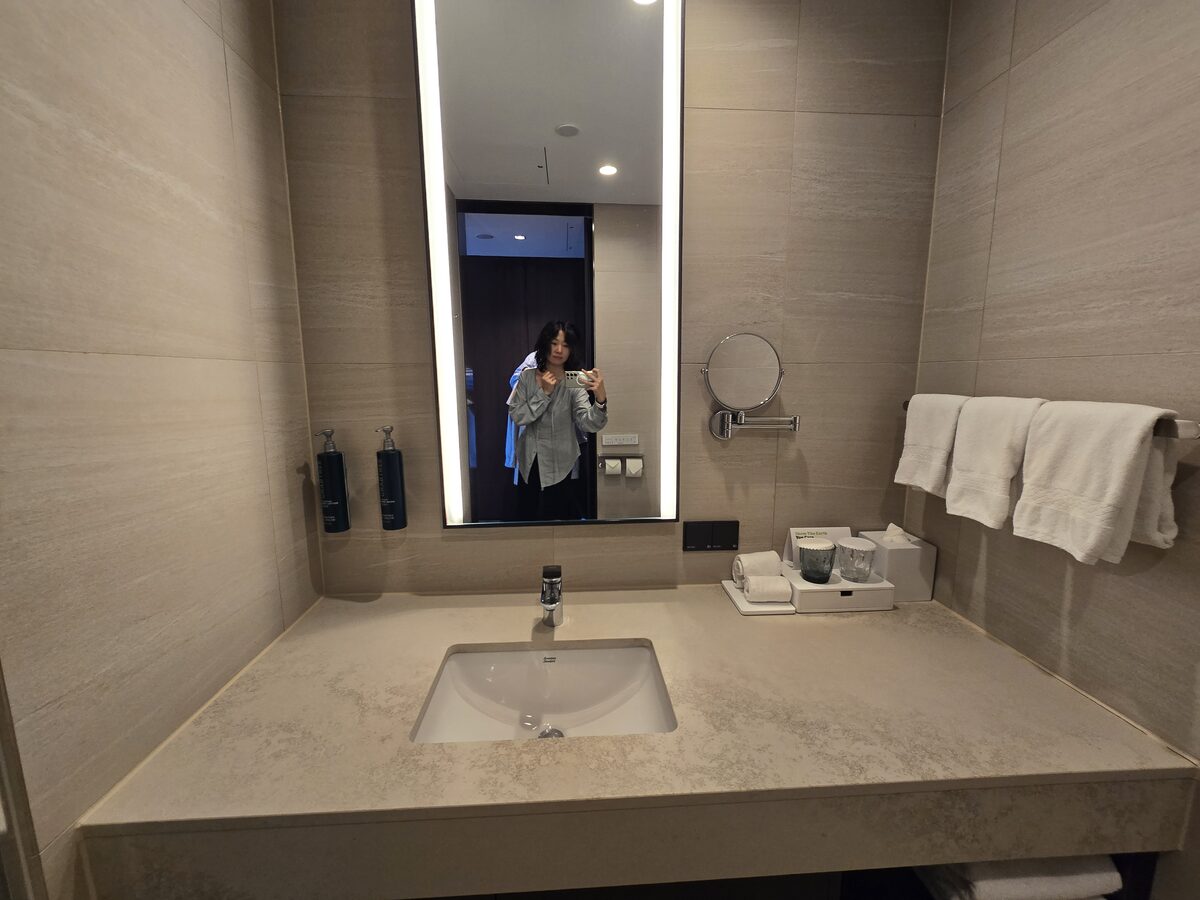 Bathroom at DoubleTree by Hilton Seoul Pangyo