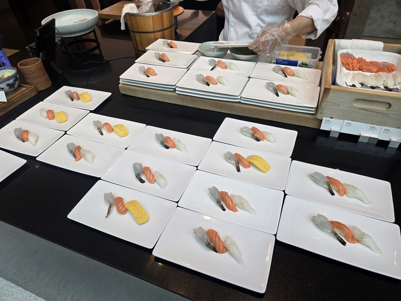Haevichi breakfast live sushi station