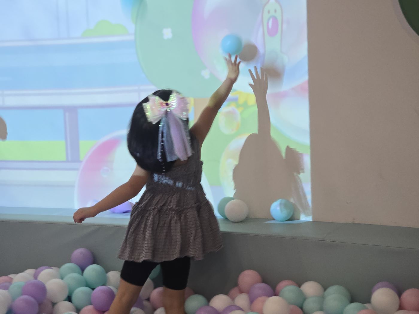 Haechi Magic Bubble kids playing