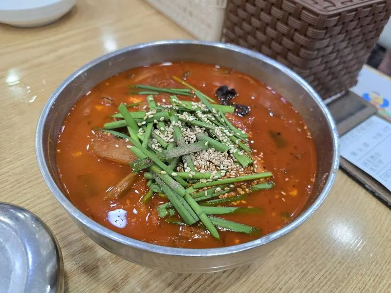 Champon sundabu â original spicy seafood tofu soup