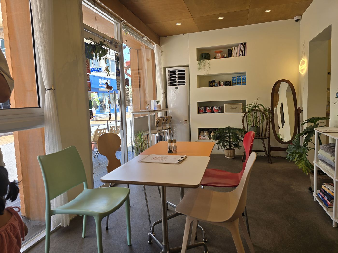 Bicky Bakeshop interior with mint chairs