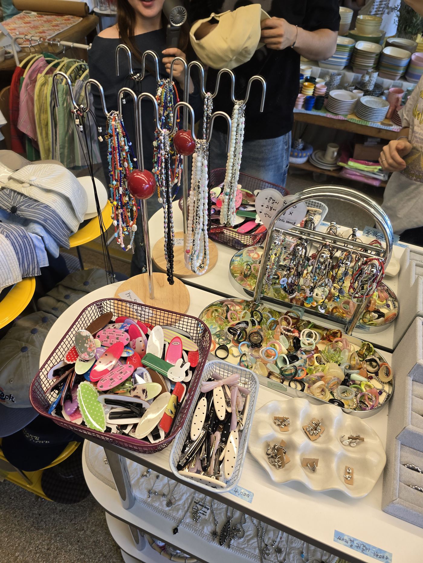 Hodu Japwhajeom ceramic miniatures