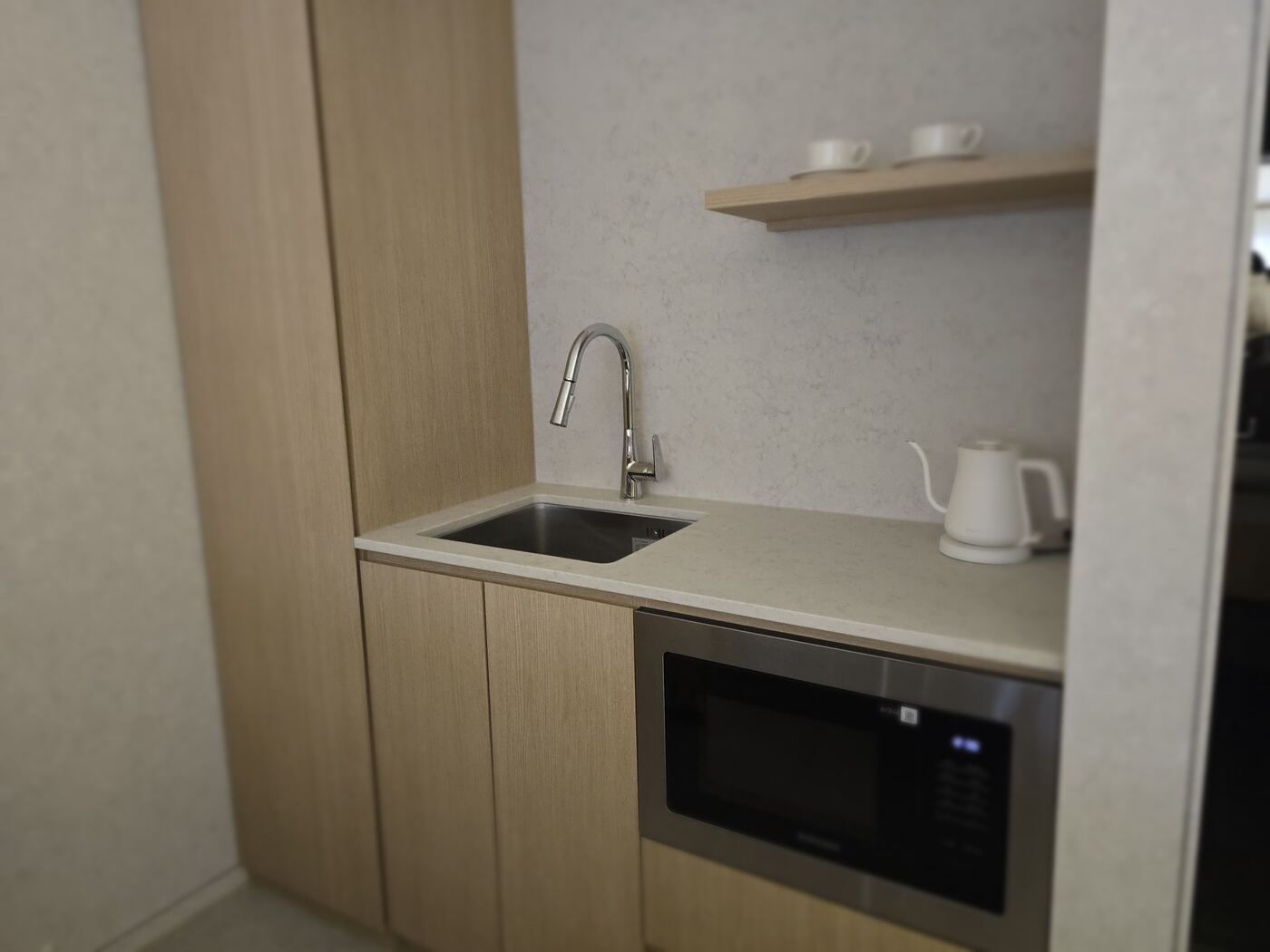 Hanwha Resort Seorak Sorano kitchenette — Nespresso, microwave, sink