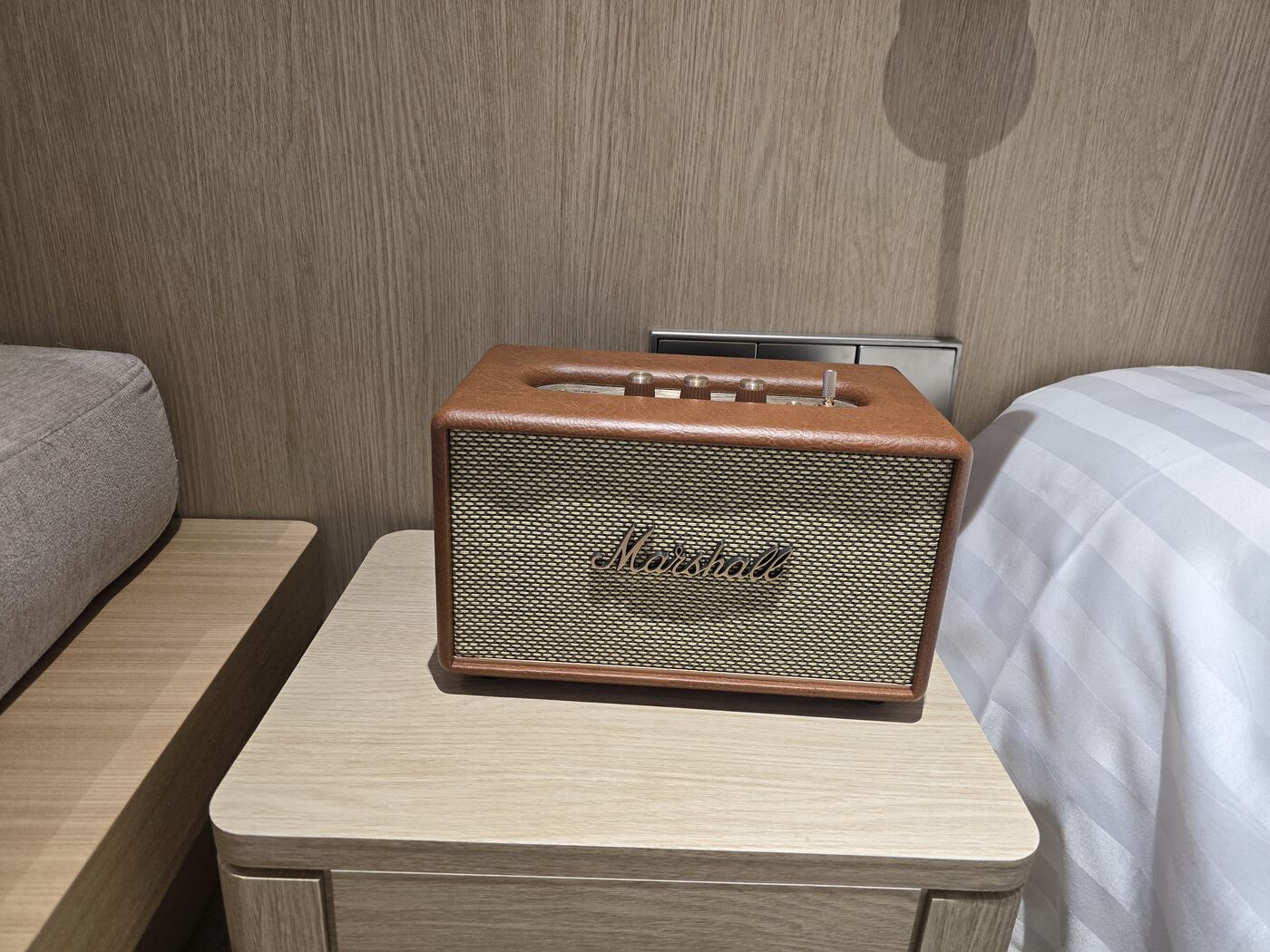 Marshall Bluetooth speaker in Hanwha Resort Seorak Sorano room